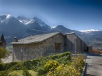 Entrata casa rurale della Valle d'Aosta ristrutturata