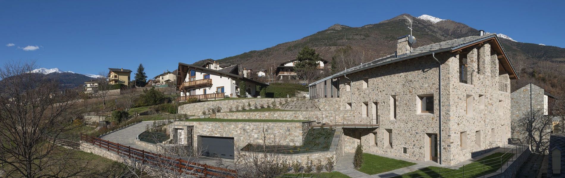 tipica casa in pietra della Valle d'Aosta
